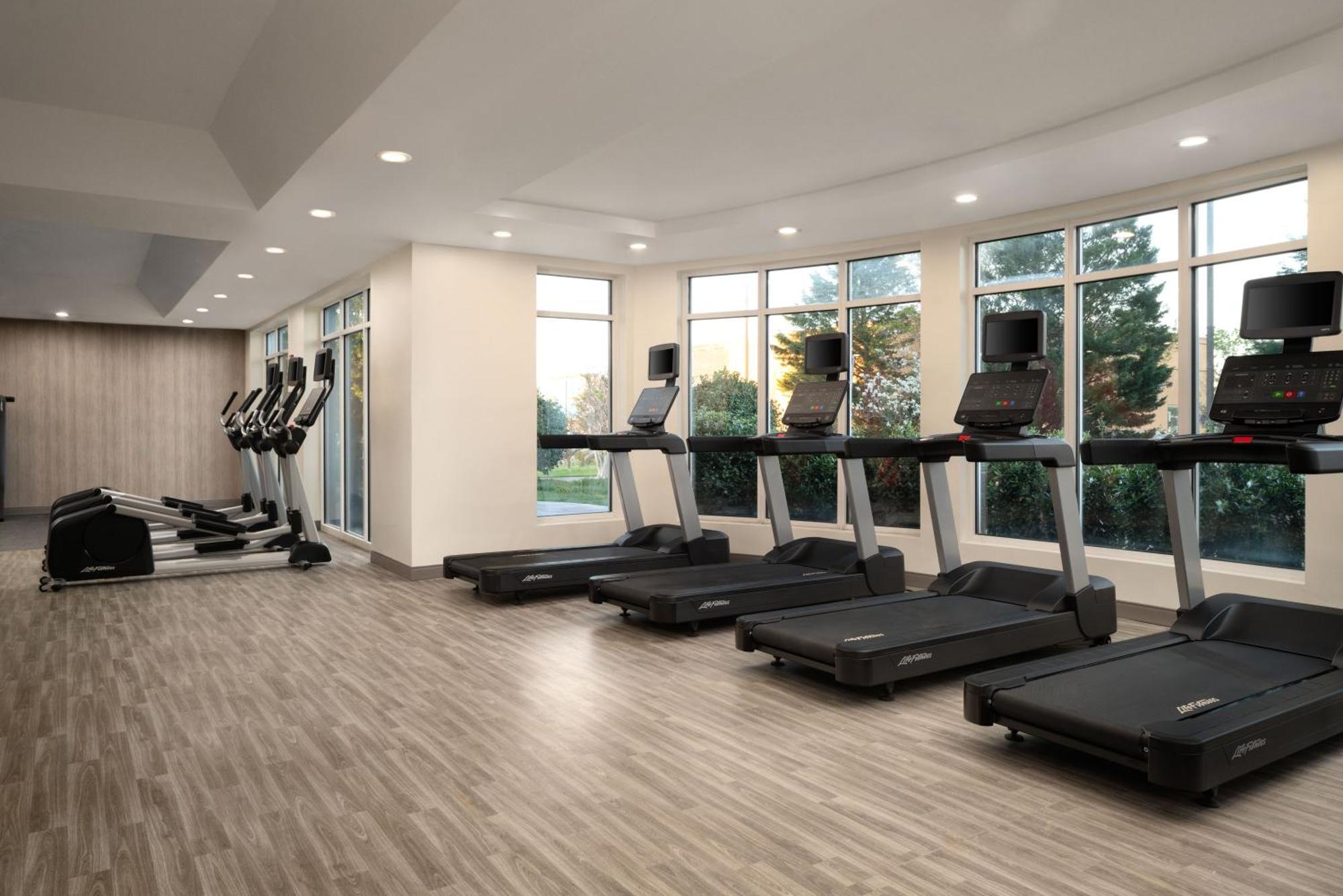 Hilton Garden Inn Richmond South/Southpark Colonial Heights Bagian luar foto